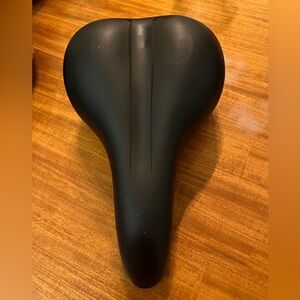 NEW Oramio leather touring seat.